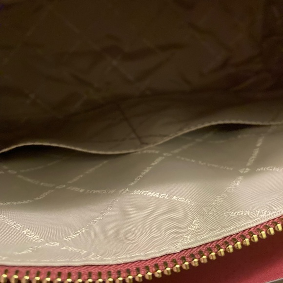 Michael Kors “Mercer” Medium Belted Satchel, Mulberry Color- Rare! - Picture 10 of 14